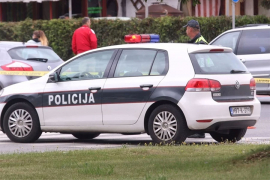 Bačena eksplozivna naprava na kafić na Dolac Malti