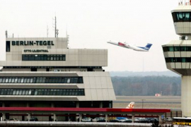 Na berlinskom aerodromu uhapšen muškarac sa prslukom sa žicama koje ...