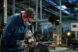 Avgustovska industrijska proizvodnja manja za 3,8 odsto od julske