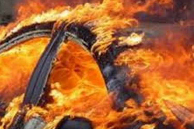 Zapaljen automobil člana NO Cesta FBiH