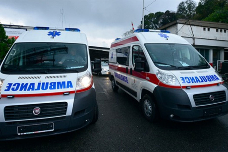 Poginuo muškarac u sudaru kamiona i automobila