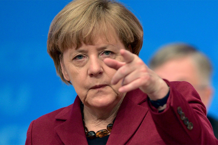 Koga Merkel želi na čelu desnog centra i Komisije EU?