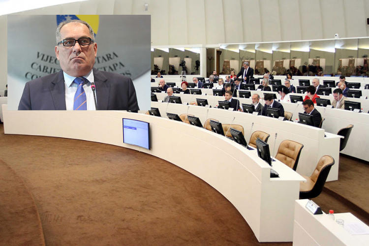 Sjednica Parlamenta BiH: Upitni kvorum i rasprava o smjeni Mektića