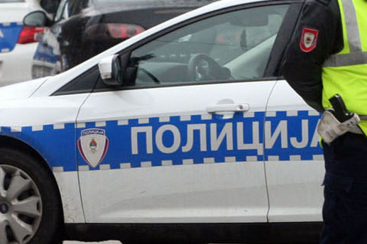 Tinejdžerka povrijeđena u sudaru autobusa i kamiona kod Gradiške