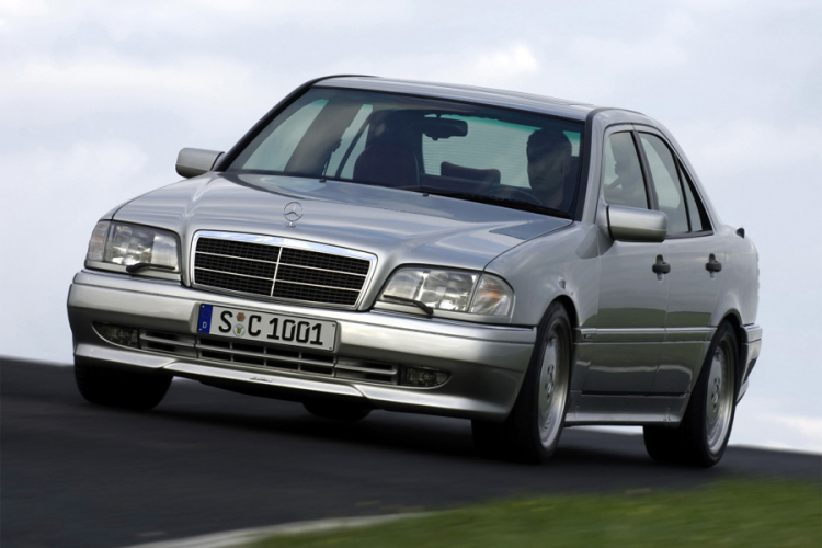 Legendarni Mercedes C36 AMG slavi rođendan
