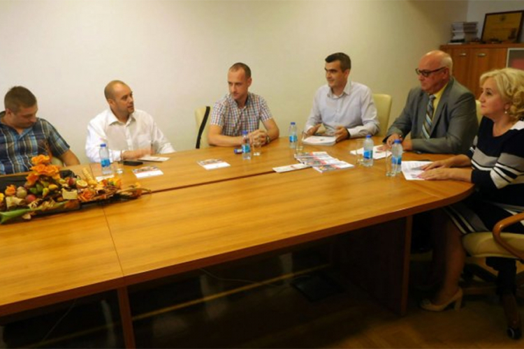 Potrošači trgovce šalju u školske klupe