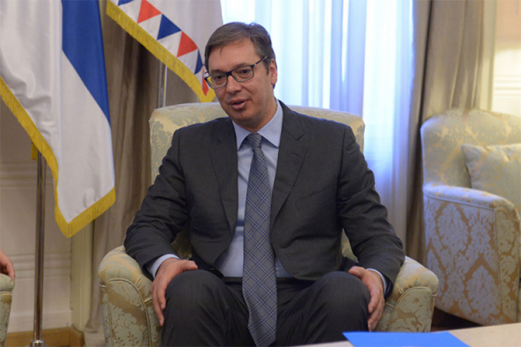 Vučić: Makron u decembru u Beogradu