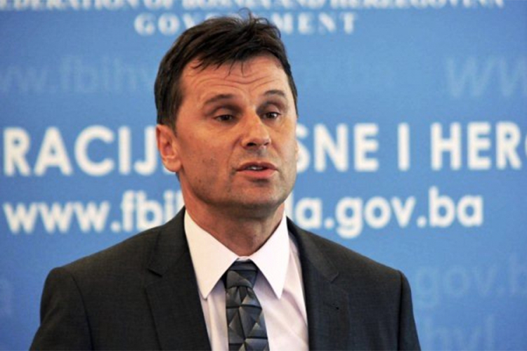 Novalić: FBiH oštećena za 32 miliona godišnje od putarina