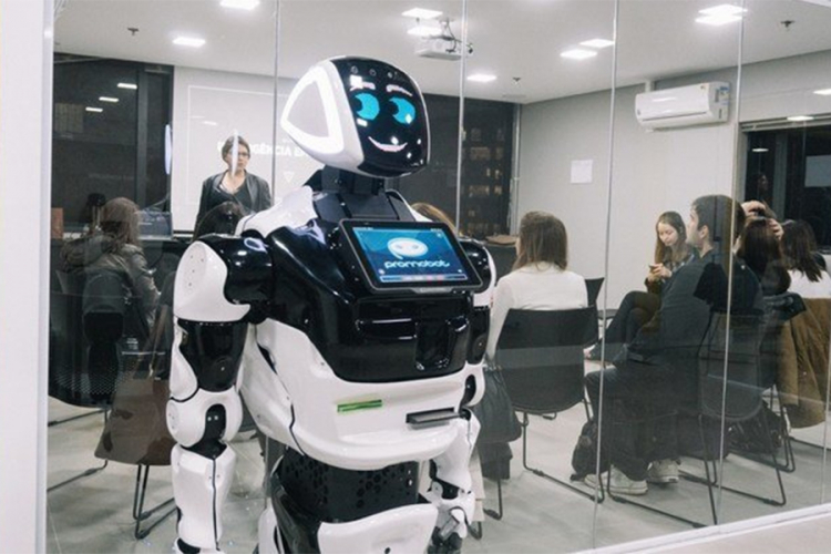 Robot "Angel" - savršena medicinska sestra