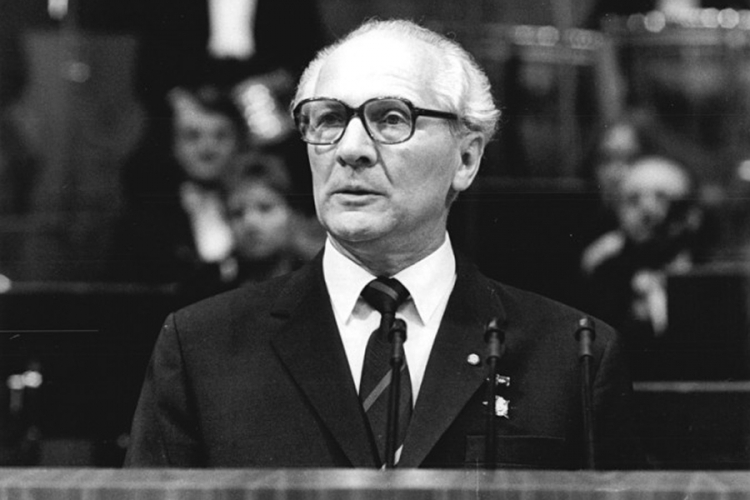 Predsjednik države umro prije 25 godina i još čeka sahranu
