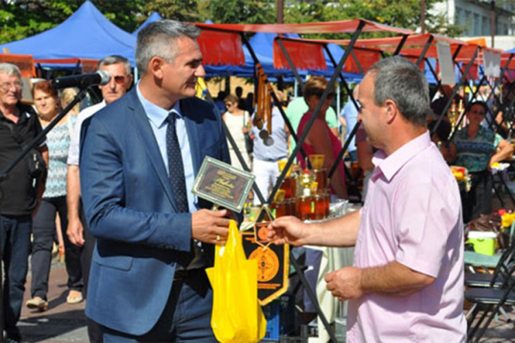 Otvoren 12. međunarodni sajam pčelarstva i opreme