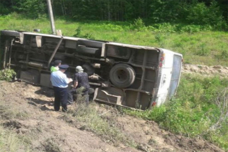 Autobus sletio sa puta, povrijeđene 22 osobe