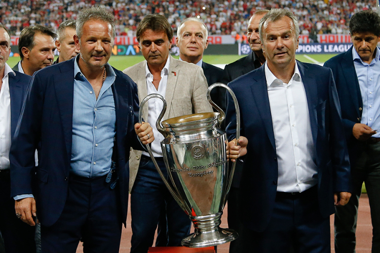 Ovacije šampionima iz Barija uoči meča Zvezda - Napoli