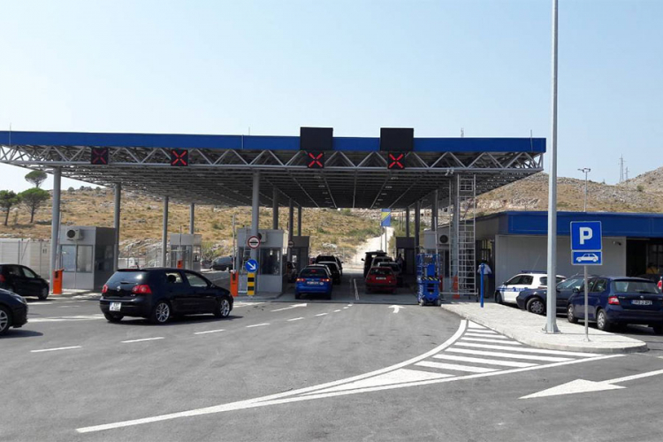 Bez problema u saobraćaju, na GP zadržavanja do pola sata