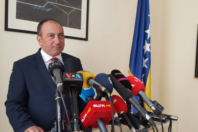 Crnadak: Dolazak Lavrova važan za rusko srpske odnose
