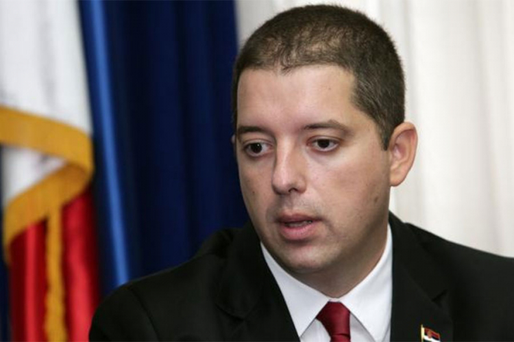 Ðurić: Brisel će malo sačekati na Vučića