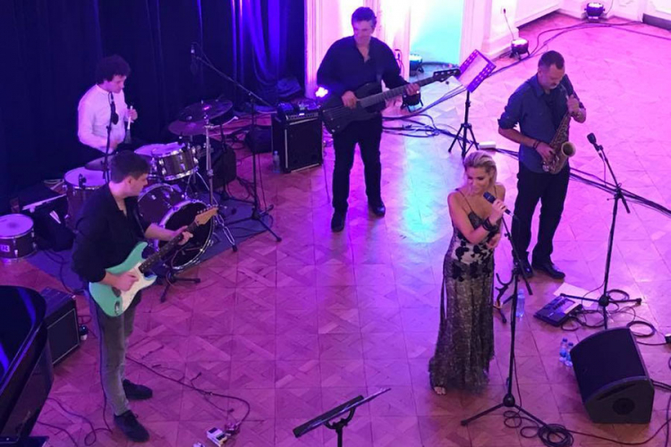 Džez pjevačica Lena Kovačević održala koncert u Banskom dvoru