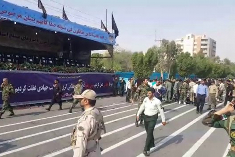 Pucnjava tokom vojne parade, nekoliko ubijenih