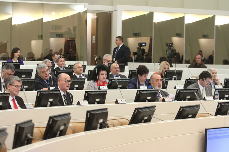 Podnesena inicijativa protiv poskupljenja vozačkog ispita