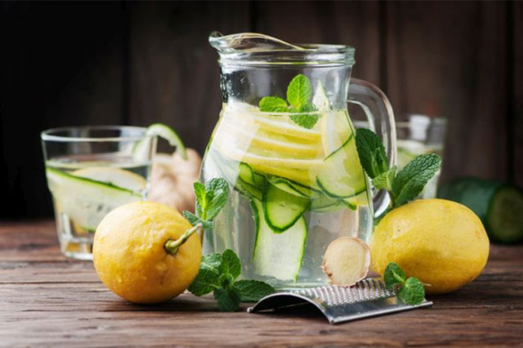 Vitaminski detoks napitak