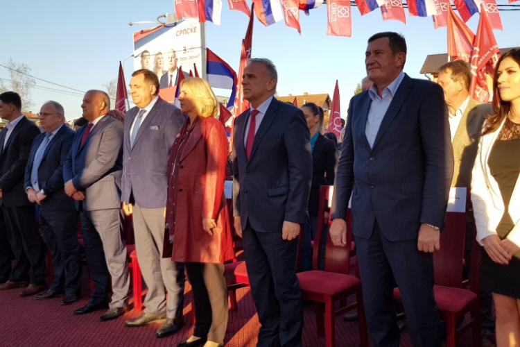 Dodik: Opštinske vlasti u Stanarima rade planski
