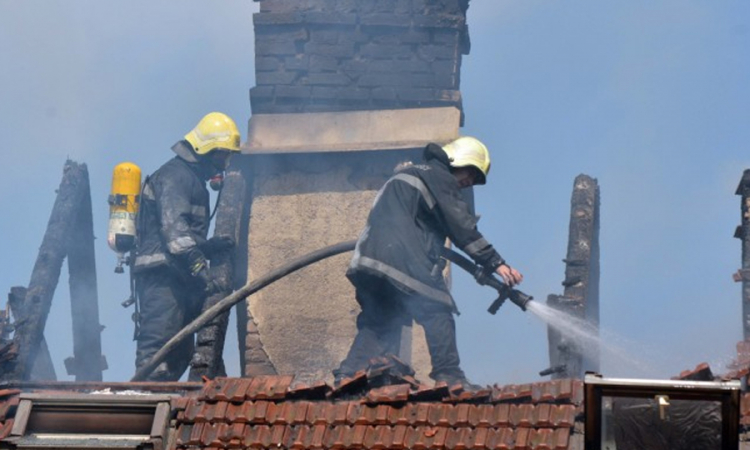 Dva mladića stradala u požaru u porodičnoj kući