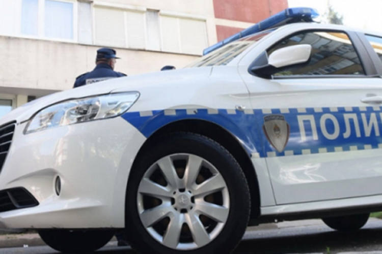Uništen još jedan predizborni plakat, policija traga za počiniocem