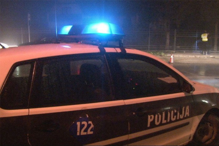 U slijetanju sitroena u Bosnu povrijeđen vozač