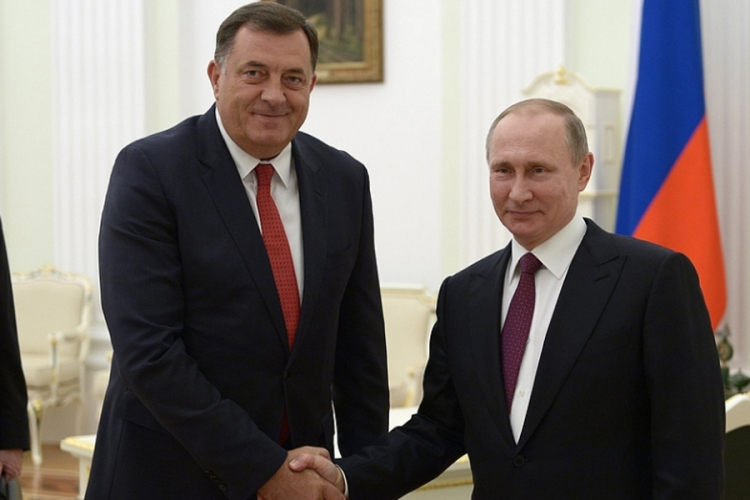 Dodik stigao u Soči, u nedjelju s Putinom
