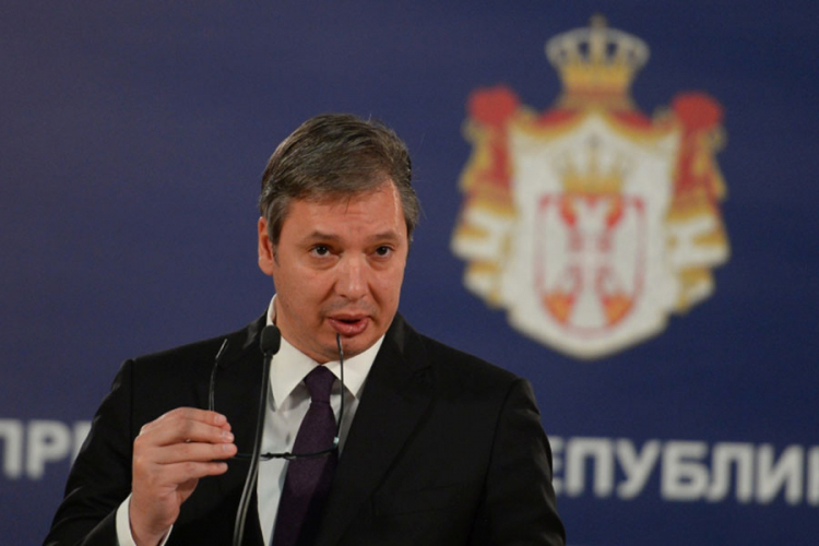 Vučić: Mir se ne pravi na politici dugih cevi