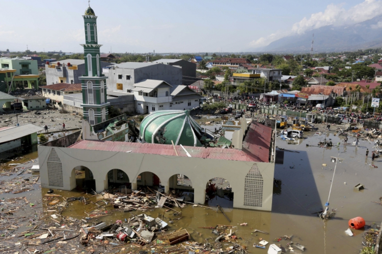 Bilans žrtava zemljotresa i cunamija u Indoneziji porastao na 832