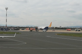 Požar u avionu, hitno sletio u Zagreb
