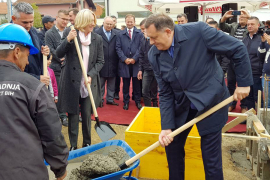 Dodik i Cvijanović položili kamen temeljac za obdanište u Ilićki