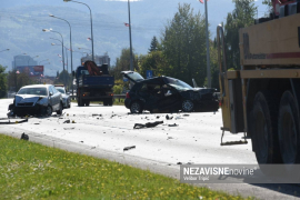 Težak sudar dva auta i kamiona u Banjaluci, više povrijeđenih