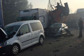 Lančani sudar na autoputu, šestoro poginulih, tridesetak ...