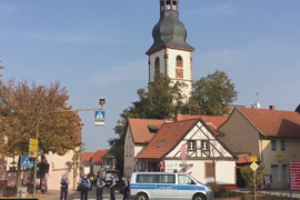 Izbo majku makazama, a onda napao policajce