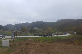 Migranti iz Velike Kladuše krenuli ka granici s Hrvatskom, policija ...