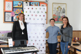 Mikrofin osnovcima u Velikoj Obarskoj opremio muzički kabinet