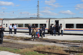 Migranti iz Talgo voza autobusima krenuli u 'Ušivak' u Hadžićima