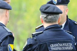 Policajaci povrijeđeni pri hapšenju švercera cigaretama