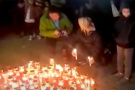 Građani se okupili na mjestu ubistva policajaca