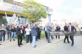 Burno pred početak GO SDS-a: Nekima aplauz, nekima zvižduci