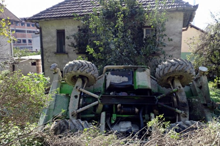 Dizalica pala na kuću, mještani Donje Gračanice ogorčeni