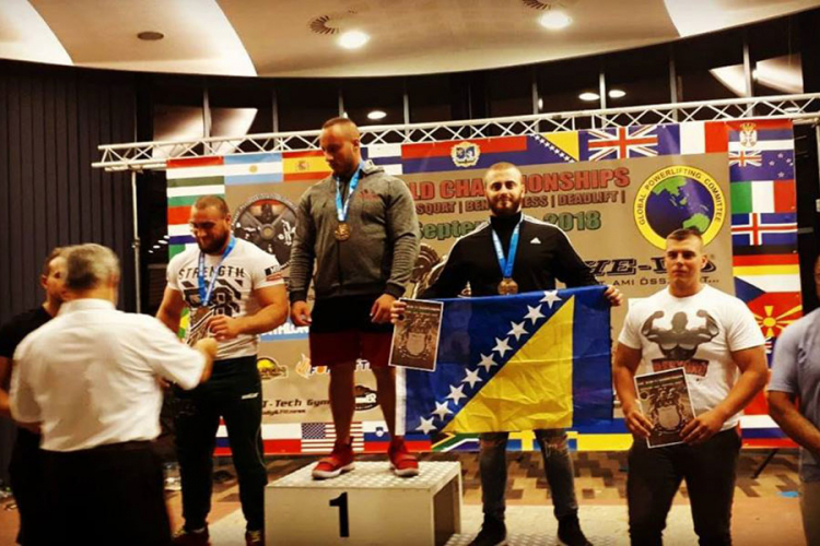 Čišćenje pištolja bilo kobno za sportistu?