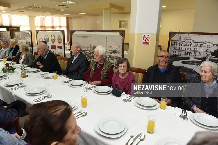 Penzioneri uz pjesmu proslavili svoj dan