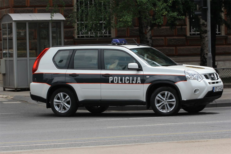 Teško povrijeđen pješak