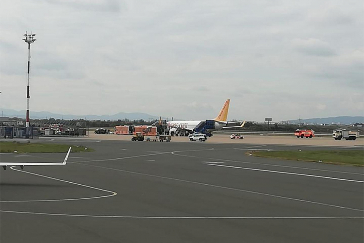 Požar u avionu, hitno sletio u Zagreb