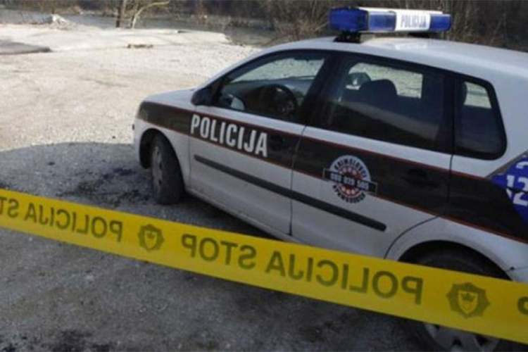 Mladić poginuo nakon pada sa krova