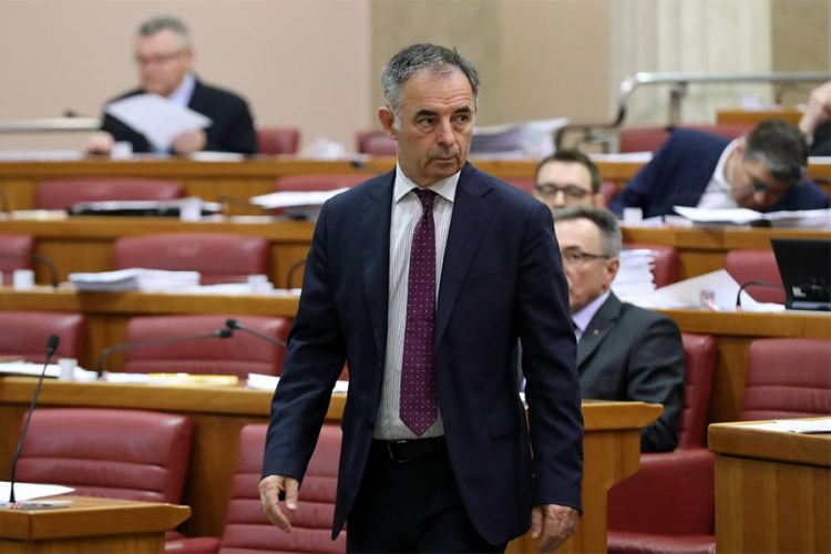 Uhapšen napadač na Milorada Pupovca