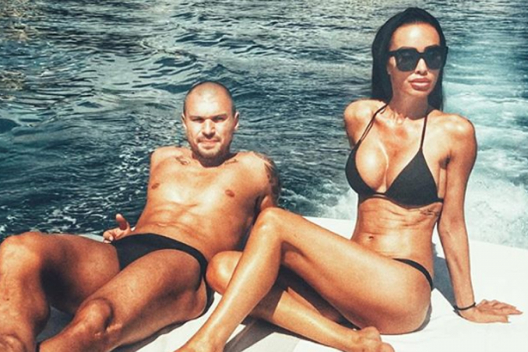 Niko ne vjeruje seksi djevojci fudbalera Rijeke koliko godina ima